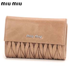 ミュウミュウスーパーコピー miu miu 三つ折り財布 ベージュ ナッパレザー 5M1225MAT-LUX--CAMMEO