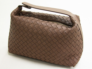 ボッテガヴェネタスーパーコピー BOTTEGAVENETA ハンドル付ポーチ 114087V0013-2716 ベージュ