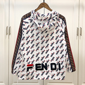 FENDI (フェンディスーパーコピー) × FILA (フィラ) 19SS Full Logo プリントジャケット FD048