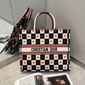 ディオール スーパーコピー DIOR BOOK TOTE M1286ZRLA_M884