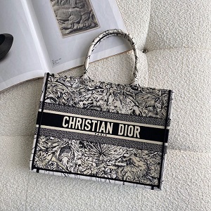 ディオール スーパーコピー DIOR BOOK TOTE M1296ZWBR_M941