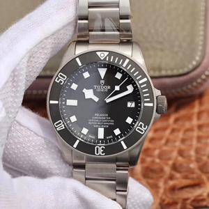 チューダー PELAGOS/42 mm自動機械時計 M25600TN-0001