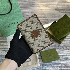 GUCCI / グッチ スーパーコピー インターロッキングGパスポートケース（724562 92TCG 8563）