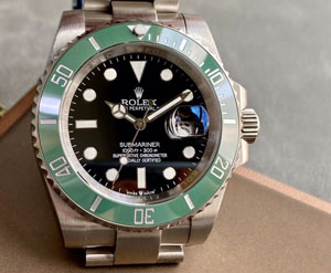 ロレックススーパーコピー Rolex サブマリーナーデイト 126610LV登場！これは見逃せないな！