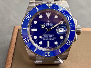 ロレックススーパーコピー Rolex サブマリーナーデイト 116619LB登場！これは見逃せないな！