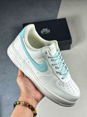 ナイキスーパーコピー Nike Air Force 1 Low 07 CQ5059 226登場！これは見逃せないな！