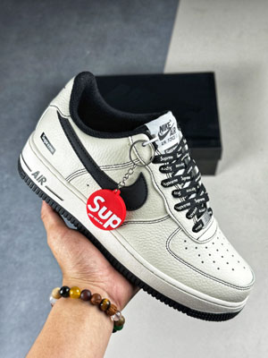 ナイキスーパーコピー Air Force 1 Low SU0220 003登場！これは見逃せないな！