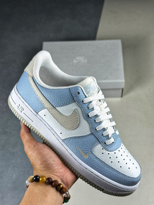 ナイキスーパーコピー Air Force 1 Low HF0022 400登場！これは見逃せないな！