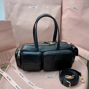 MIUMIU スーパーコピー ミュウミュウ ナッパレザー トップハンドルバッグ ブラック（5BB150_2F8N_F0002_V_OOO）