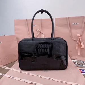 MIUMIU スーパーコピー ミュウミュウ ロゴ入り レザーパッチワークバッグ ブラック（5BB117_2CRI_F0002_V_MLY）