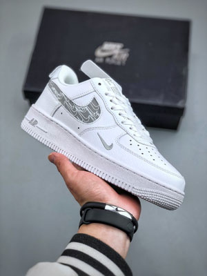 ナイキスーパーコピー Air Force 1 Low ”Cut Out“ FB8971-300登場！これは見逃せないな！