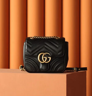 GUCCI グッチ スーパーコピー GGマーモント ミニ ショルダーバッグ（739682 AABZC 1000）