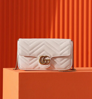 GUCCI グッチ スーパーコピー 〔GGマーモント〕ミニバッグ ホワイト （751526 AACCE 9053）