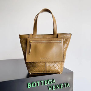 BOTTEGA VENETA ボッテガヴェネタ スーパーコピー イントレチャートレザーのスモールトートバッグ エイコーン（754916VCPP17746）