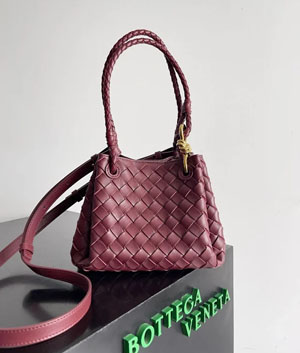 BOTTEGA VENETA ボッテガヴェネタ スーパーコピー スモール パラシュート ショルダーバッグ ワインレッド（796569）