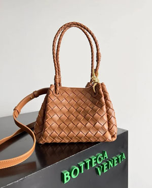 BOTTEGA VENETA ボッテガヴェネタ スーパーコピー スモール パラシュート ショルダーバッグ ブラウン（796569）