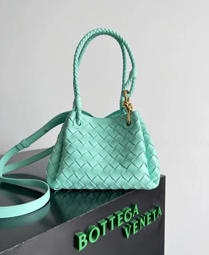 BOTTEGA VENETA ボッテガヴェネタ スーパーコピー スモール パラシュート ショルダーバッグ グリーンオアシス（796569VCPPT8060）