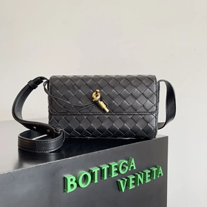 BOTTEGA VENETA ボッテガヴェネタ スーパーコピー ミニ アンディアーモ クロスボディバッグ（755545）