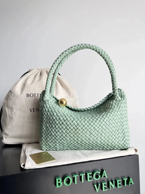 BOTTEGA VENETA ボッテガヴェネタ スーパーコピー トスカ イントレチャート スモール ハンドバッグ（716974）