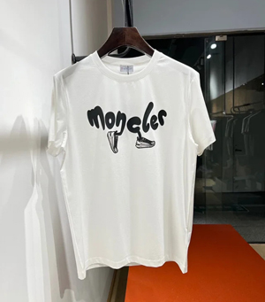 Moncler モンクレール スーパーコピー ランニングロゴプリントTシャツ（J10918C000138390T00A）