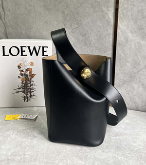 LOEWE ロエベ スーパーコピー ペブル バケットバッグ ミディアム（メローカーフ）ブラック AANBBBWX01