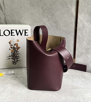 LOEWE ロエベ スーパーコピー ペブル バケットバッグ ミディアム（メローカーフ）ダークバーガンディ AANBBBWX01