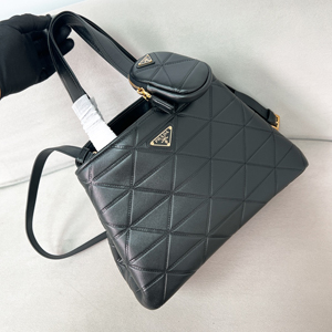 PRADA スーパーコピー プラダ ミディアム キルトレザー トートバッグ ブラック（1BG545_2C53_F0002_V_T9I）