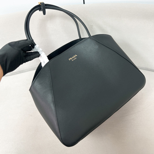 PRADA スーパーコピー プラダ ラージ ソフトグレインレザー トートバッグ ブラック（1BG510_2CYS_F0002_V_OOO）