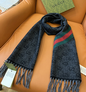 グッチ スーパーコピー GUCCI GG フリンジ ウール スカーフ ブラック（570603 3G200 1466）