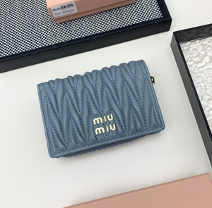 MIUMIU ミュウミュウ スーパーコピー マテラッセ 二つ折り多機能財布 ブルー（MIUMIU 022）