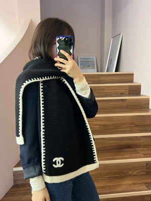 【CHANEL】シャネル スーパーコピー カシミヤマフラー CCロゴ ブラック（AA9202 B13195 NO932）【CHANEL】シャネル スーパーコピー カシミヤマフラー CCロゴ ブラック（AA9202 B13195 NO932）